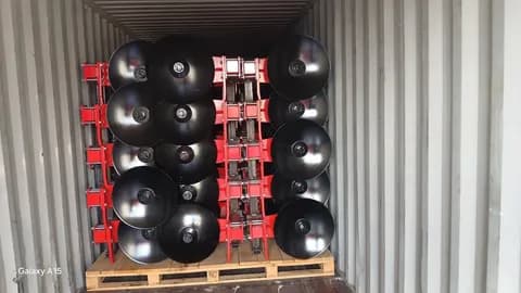 Disques de herses dans le conteneur d'importation